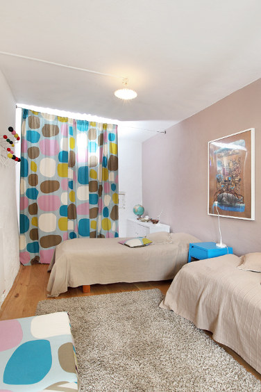 HausPura 2.Stock farbiges Zimmer 
